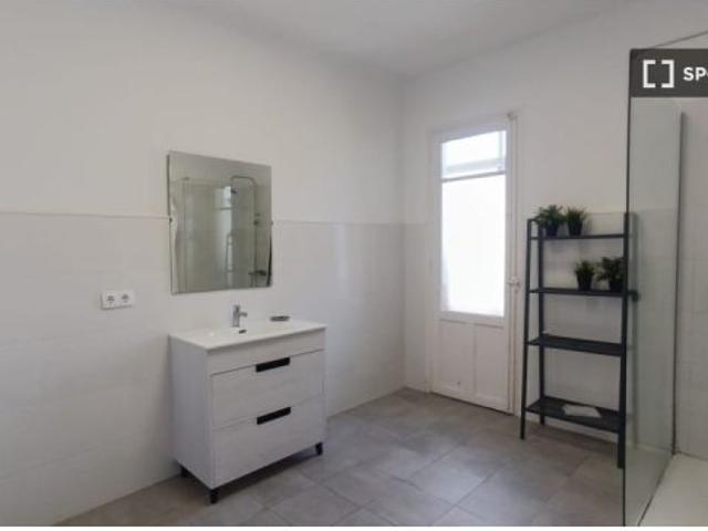Se alquila habitación en piso compartido en Pamplona