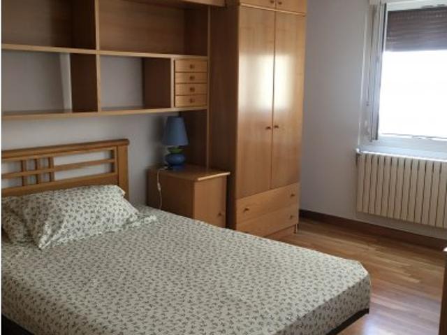 Se alquila habitación en piso compartido en Pamplona