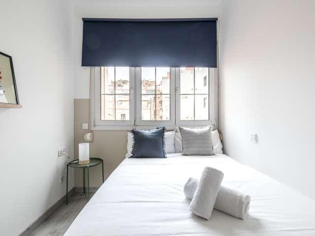 Se alquila habitación en piso compartido en Sagrada Familia