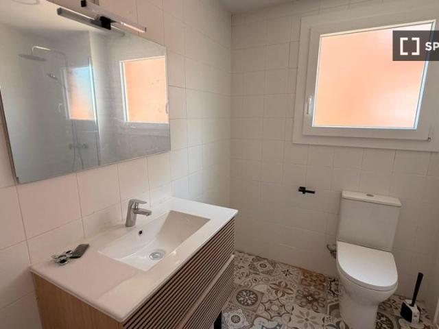 Se alquila habitación en piso compartido en Sant Cugat Del Vallès
