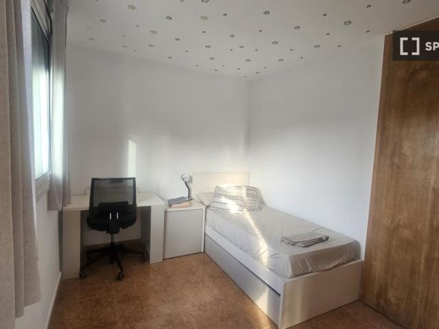 Se alquila habitación en piso compartido en Sant Adrià de Besòs