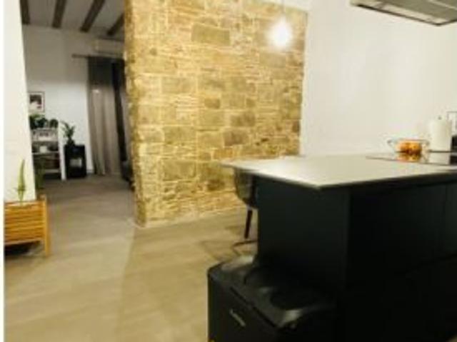 Se alquila habitación en piso compartido en Sant Pere Santa Caterina i la Ribera, todos los gastos i