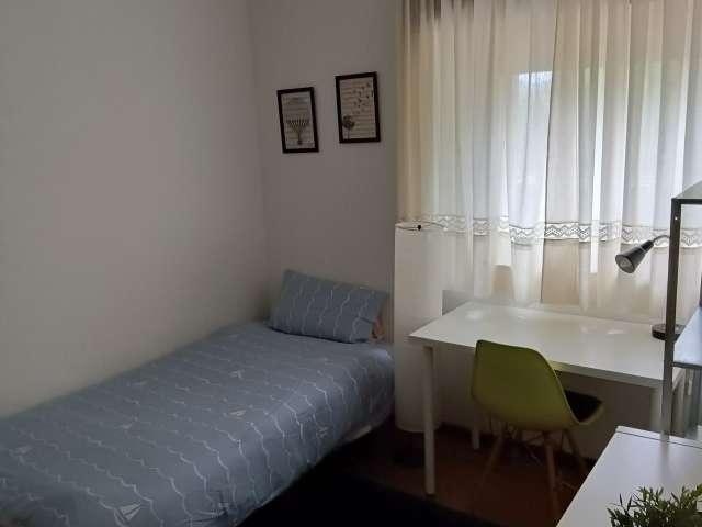 Se alquila habitación en piso compartido en Santiago De Compostela