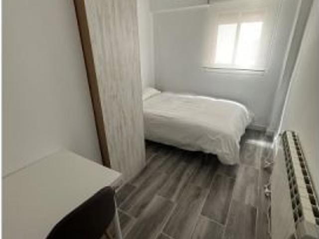 Se alquila habitación en piso compartido en Valencia