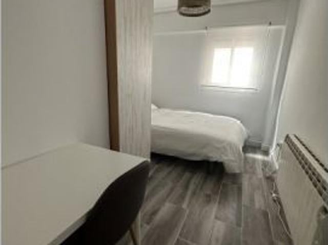 Se alquila habitación en piso compartido en Valencia