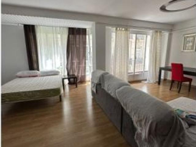 Se alquila habitación en piso compartido en Valencia