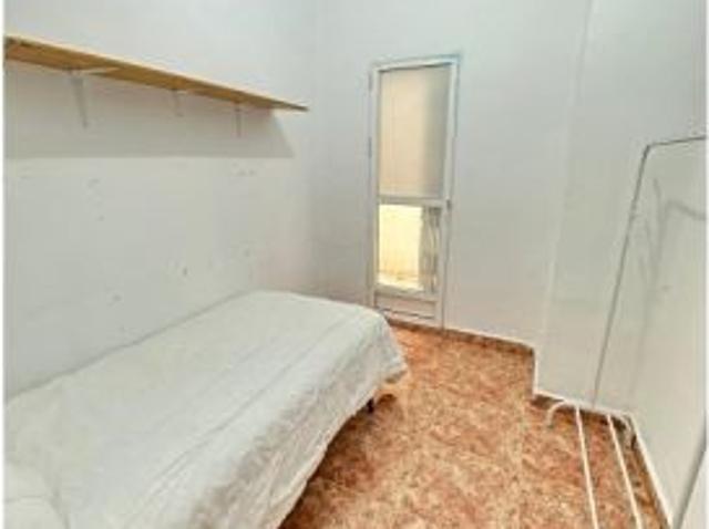 Se alquila habitación en piso compartido en Valencia
