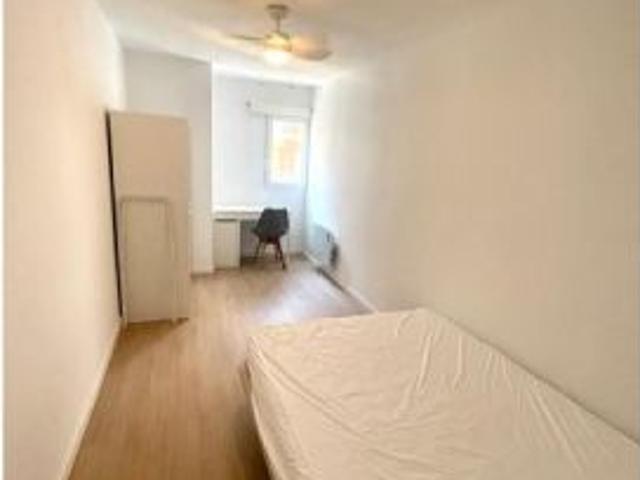 Se alquila habitación en piso compartido en Valencia