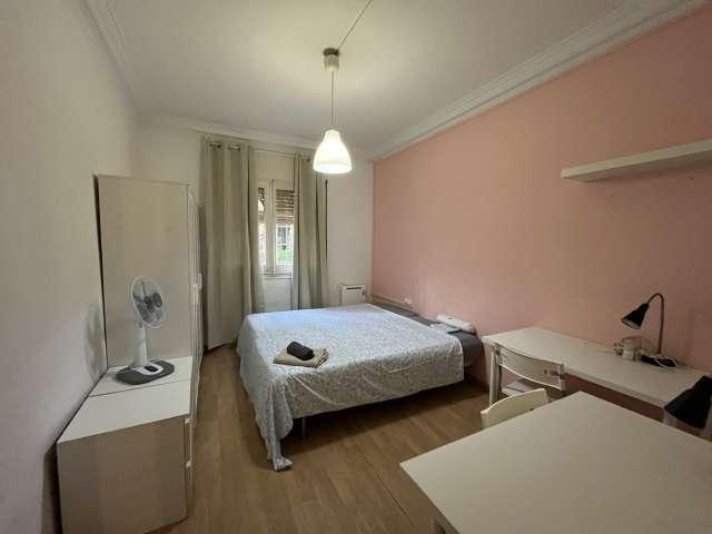 Se alquila habitación en piso compartido en Vila de Gràcia