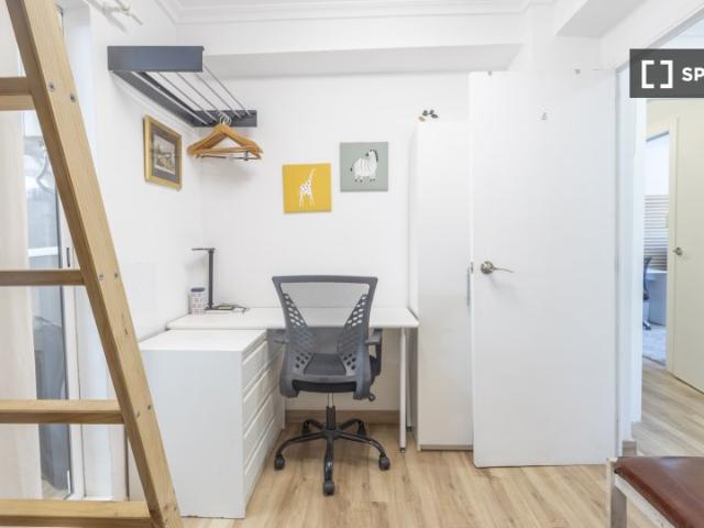 Se alquila habitación en piso compartido en L'Illa Perduda, Valencia