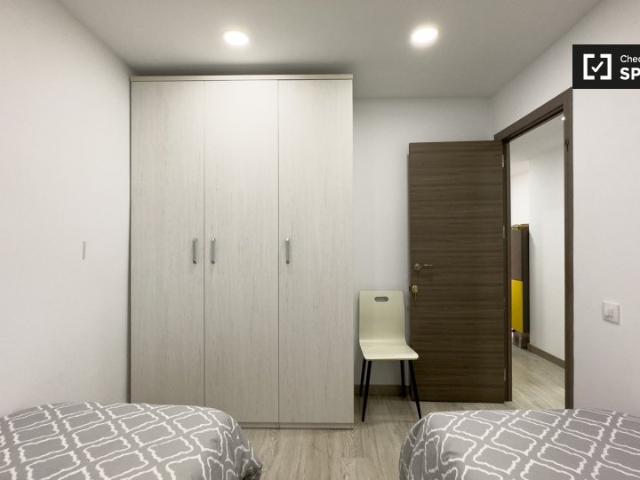 Habitación en piso compartido de 4 habitaciones, la Marina de Port