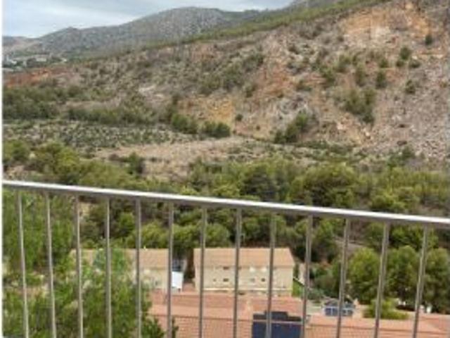Se alquila habitación en piso de 4 dormitorios en Barcelona