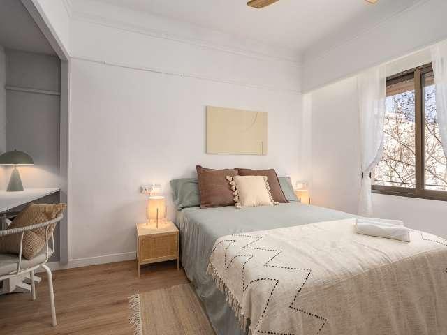 Se alquila habitación en piso de 4 dormitorios en Barcelona