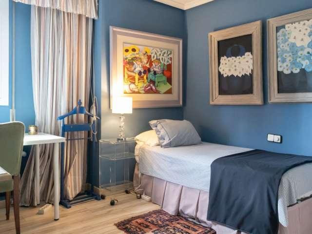 Se alquila habitación en piso de 4 dormitorios en Chamartín, Madrid