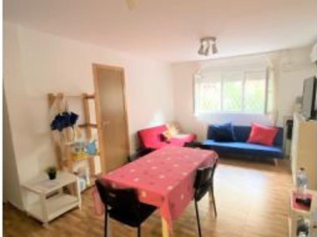 Se alquila habitación en piso de 4 dormitorios en Prosperidad
