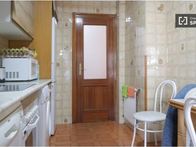 Se alquila habitación en piso de 4 dormitorios en Simancas