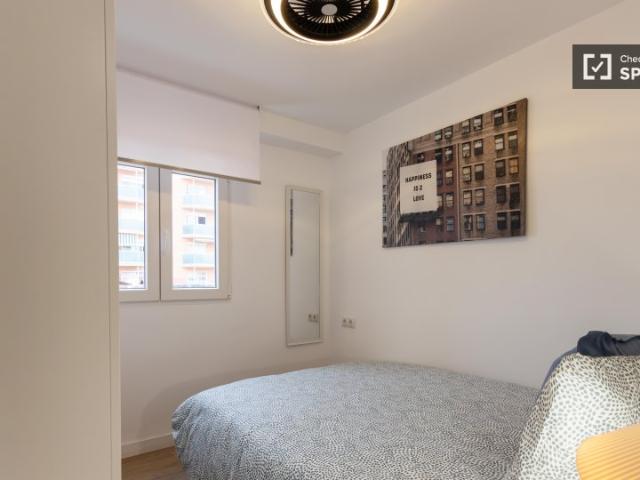 Se alquila habitación en piso de 4 habitaciones en Valencia, Valencia
