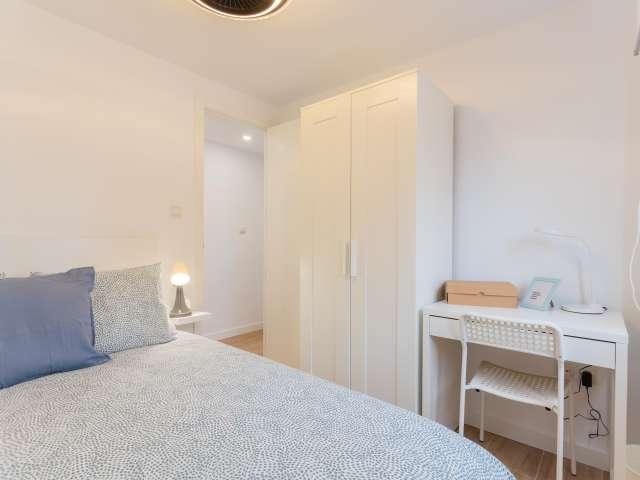 Se alquila habitación en piso de 4 habitaciones en Valencia, Valencia