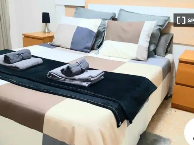Se alquila habitación en piso compartido en La Creu Coberta, Valencia