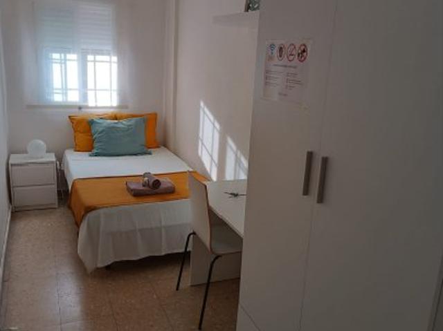 Se alquila habitación en piso compartido en La Creu Coberta, Valencia