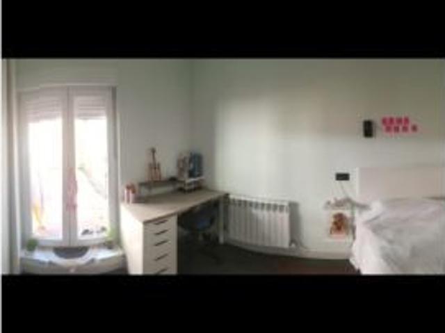 Se alquila habitación en piso de 4 habitaciones en alquiler en Salamanca