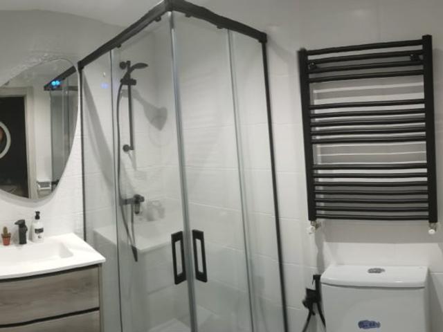 Se alquila habitación en piso de 4 habitaciones en alquiler en Salamanca