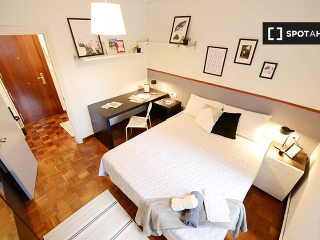 Se alquila habitación en piso de 4 habitaciones en Ametzola, Bilbao