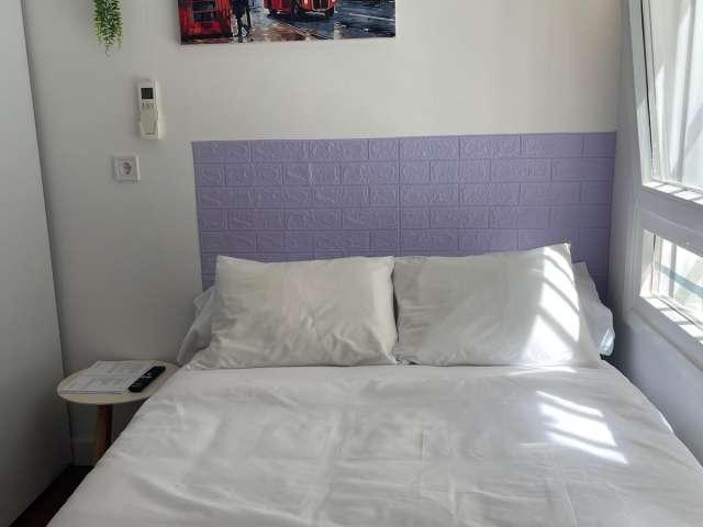 Se alquila habitación en piso de 4 habitaciones en Amposta, Madrid