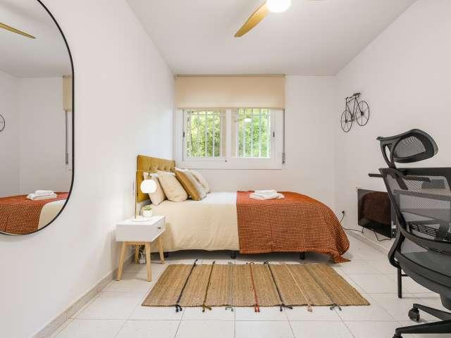 Se alquila habitación en piso de 4 habitaciones en Barcelona
