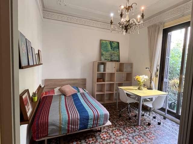 Se alquila habitación en piso de 4 habitaciones en Barcelona
