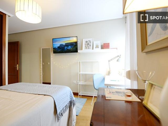 Se alquila habitación en piso de 4 habitaciones en Bilbao, Bilbao