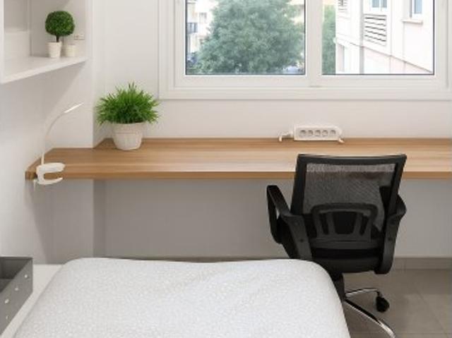 Se alquila habitación en piso de 5 dormitorios en Ronda, Granada