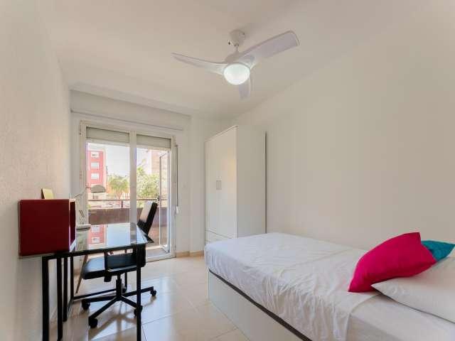 Se alquila habitación en piso de 5 habitaciones en Albors, Valencia