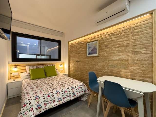 Se alquila habitación en piso de 5 habitaciones en Barcelona