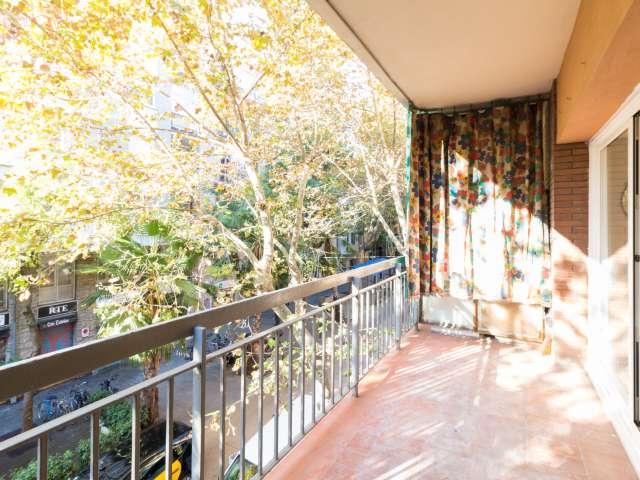 Se alquila habitación en piso de 5 habitaciones en Barcelona