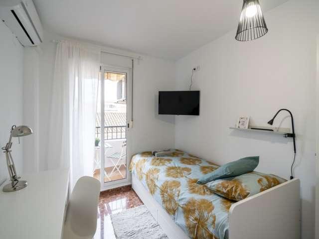 Se alquila habitación en piso de 5 habitaciones en Burjassot, Valencia