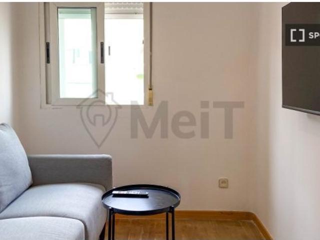Se alquila habitación en piso de 5 habitaciones en Chamartín, Madrid
