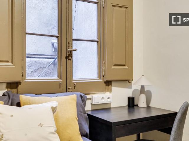 Habitación en piso compartido en El Raval, Barcelona