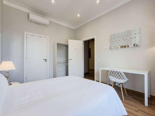 Se alquila habitación en piso de 5 habitaciones Habitación W