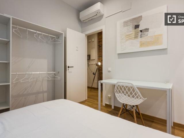 Se alquila habitación en piso de 5 habitaciones Habitación Z
