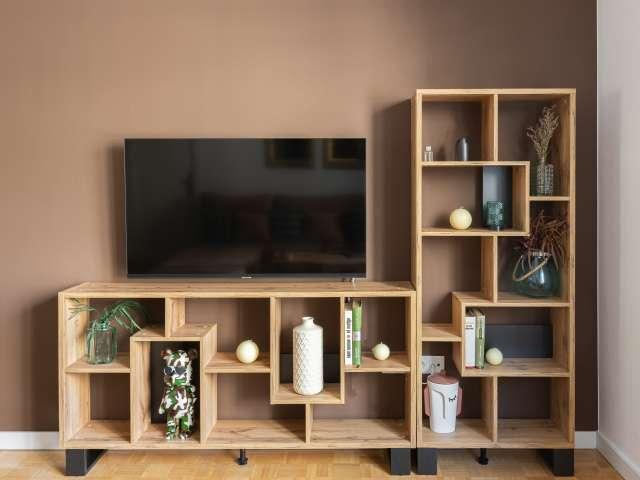 Se alquila habitación en piso de 6 habitaciones en Barcelona