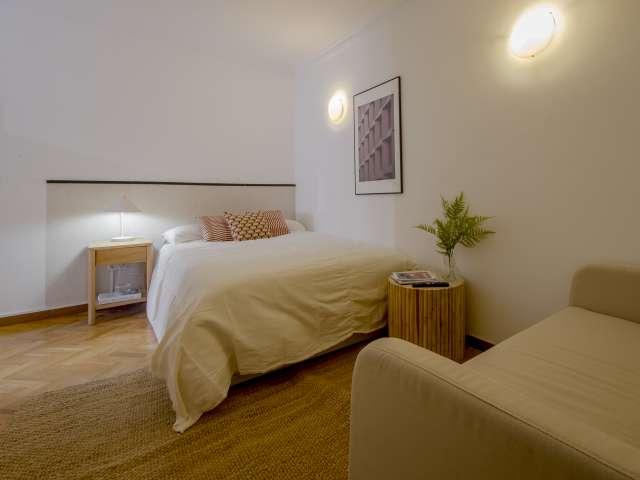 Se alquila habitación en piso de 6 habitaciones en Estrella, Madrid