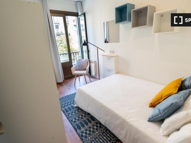 Habitación en piso compartido de 7 habitaciones en La Dreta de l'Eixample