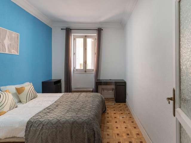 Se alquila habitación en piso de 7 habitaciones en Chamberí, Madrid