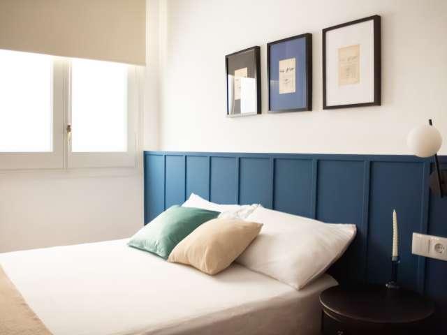 Se alquila habitación en piso de 8 habitaciones en Barcelona