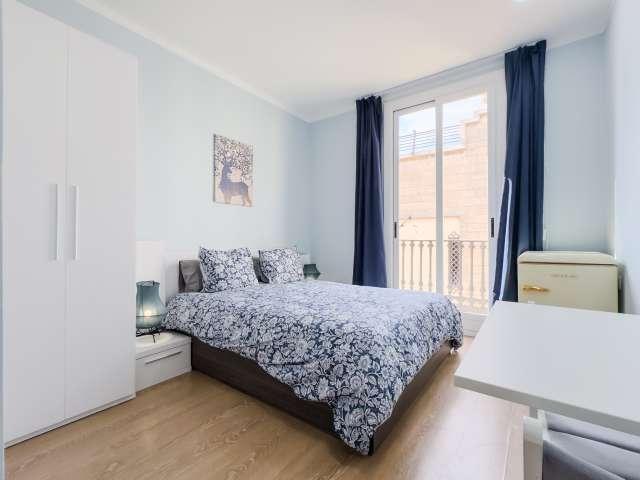 Se alquila habitación en piso de 8 habitaciones en El Raval, Barcelona