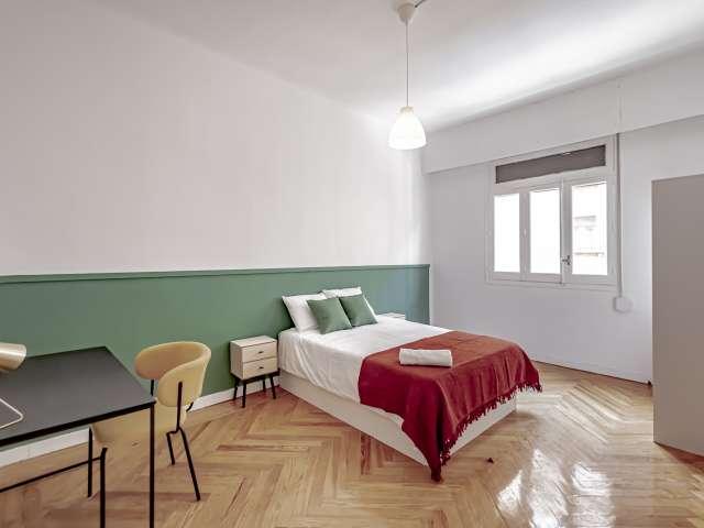 Se alquila habitación en piso de 8 habitaciones en Salamanca, Lisboa