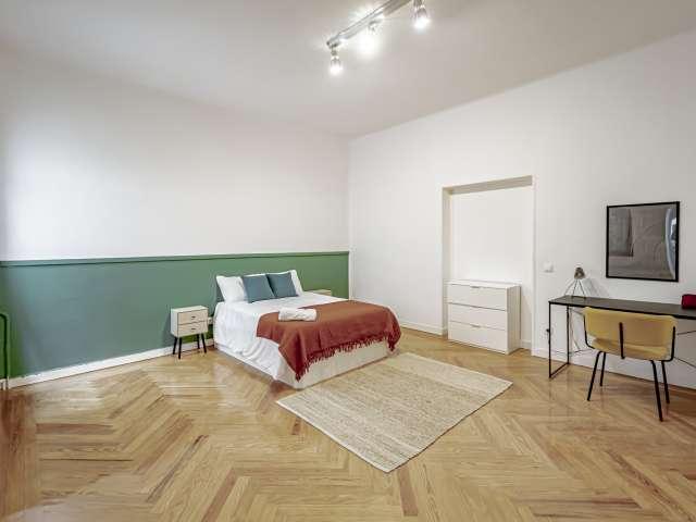 Se alquila habitación en piso de 8 habitaciones en Salamanca, Lisboa