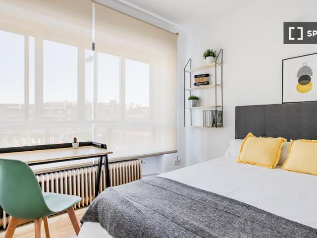 Se alquila habitación en piso de 9 habitaciones en Getafe, Madrid