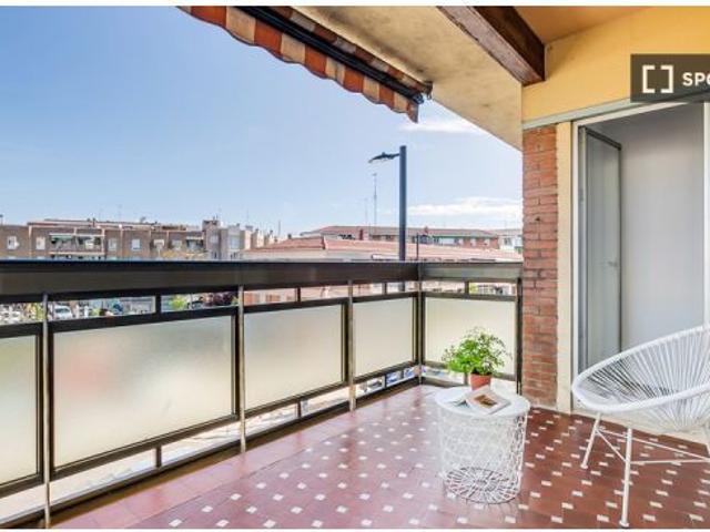 Se alquila habitación en piso de 9 habitaciones en Getafe, Madrid